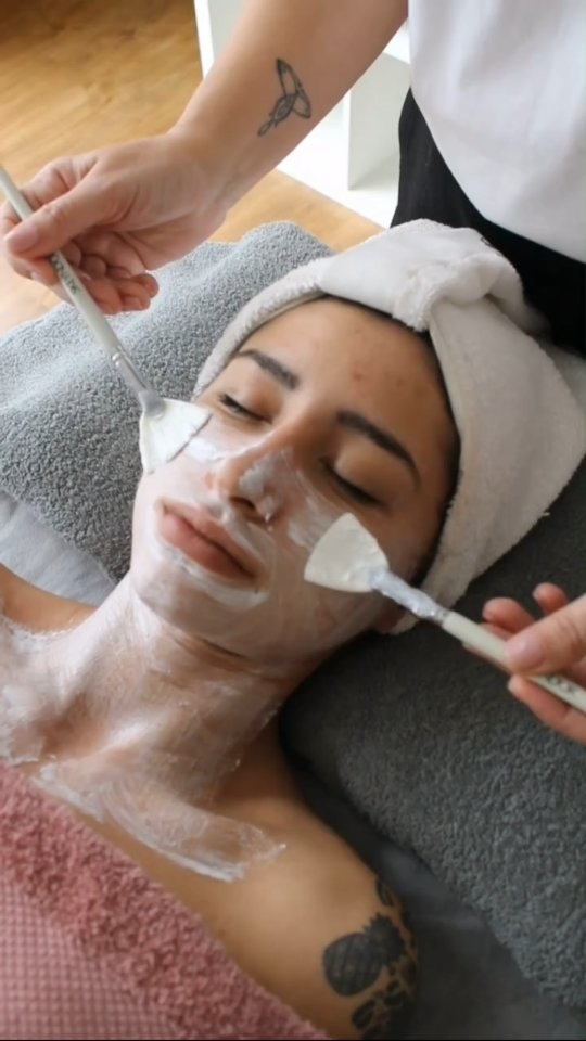 ❤️A Harmoni Centre estètica no ens limitem a dir-te què té la teva pell. Anem més enllà: t'ho expliquem, t'acompanyem i et tractem amb l'afecte que mereixes. 🌼

#DiagnòsticFacial #TractamentFacial #PellDiagnosticada #AmorPropi #RecuperaLaTevaMirada PellSaludable CentreDeBellesa Autoestima CuidaLaTevaPell MomentsPerATu DiagnósticoFacial TratamientoFacial PielDiagnosticada Autoestima